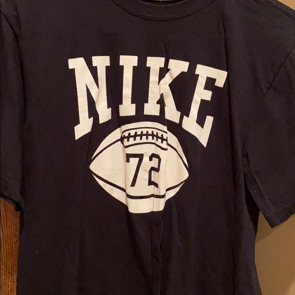 T-Shirt - Picture 2 of 3
